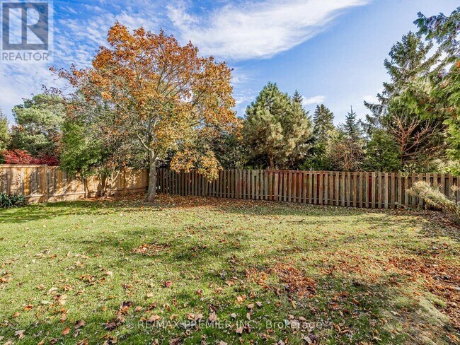 Photo du bâtiment - 1368 Tansley Dr