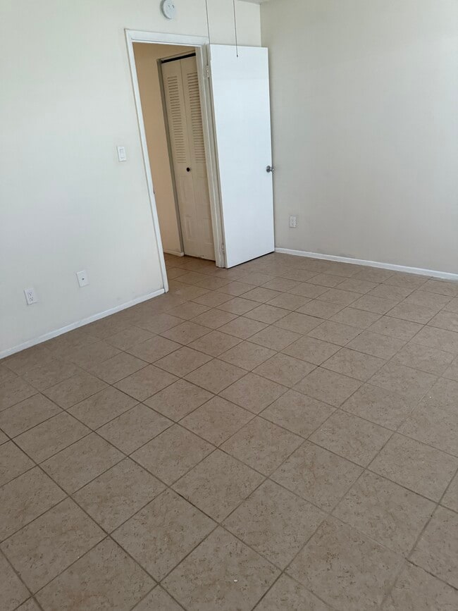 Building Photo - 10859 Wilderness Ct