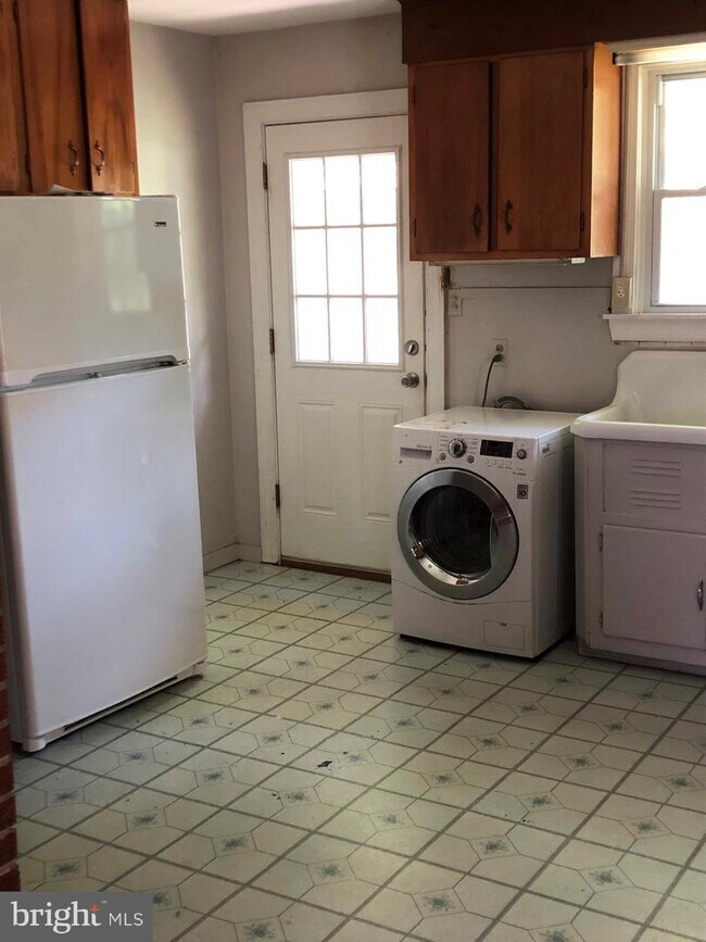 328 Overlook Dr, Lusby, MD 20657 House Rental in Lusby, MD