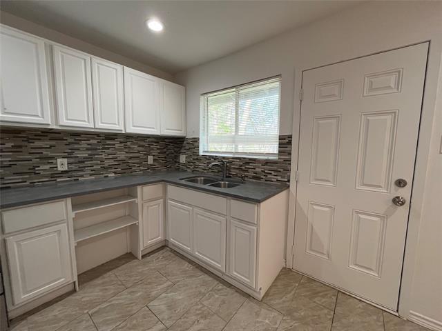 Foto del edificio - 5828 Lazy River Dr