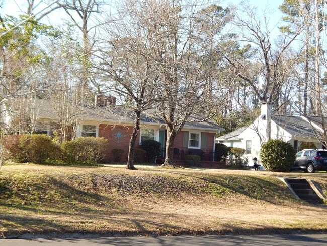 Building Photo - 210 Wayne Dr