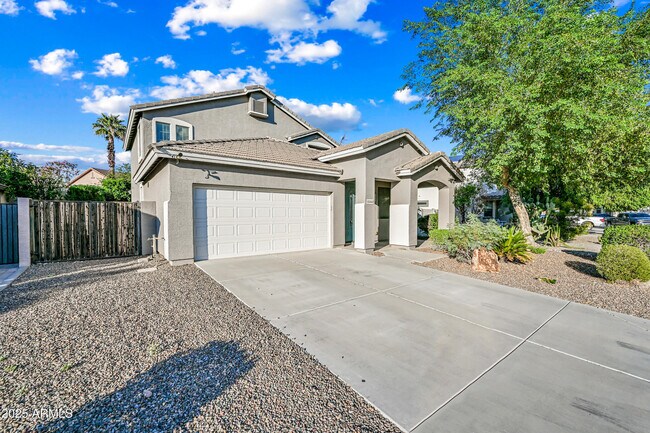 Foto del edificio - 15342 W Windsor Ave