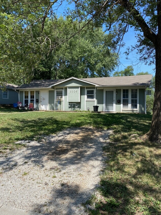 Primary Photo - 6006 E 152nd St
