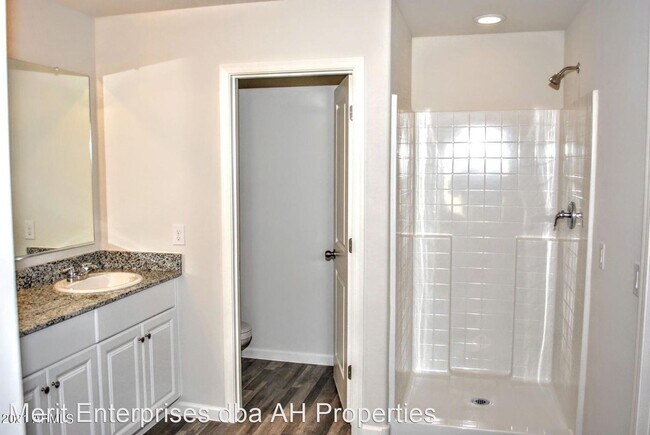 Foto del edificio - 3 br, 2 bath House - 808 S PARKER PL