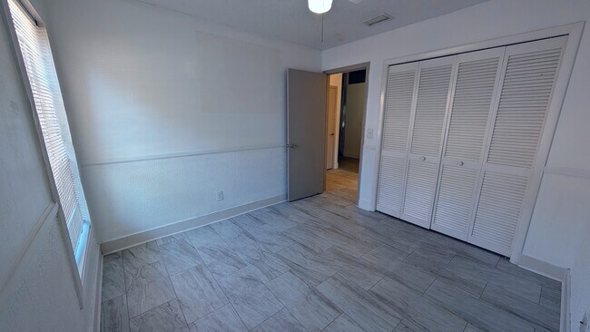 Foto del edificio - 12020 Fruitwood Dr