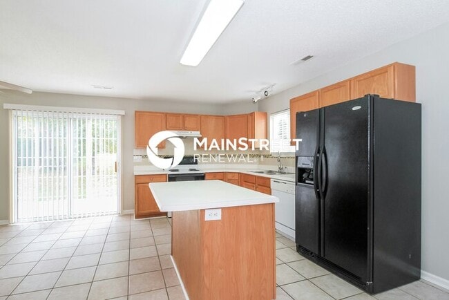 Building Photo - 5 Bedroom Pet-Friendly Home in Browns Summit, NC with Main Street Renewal