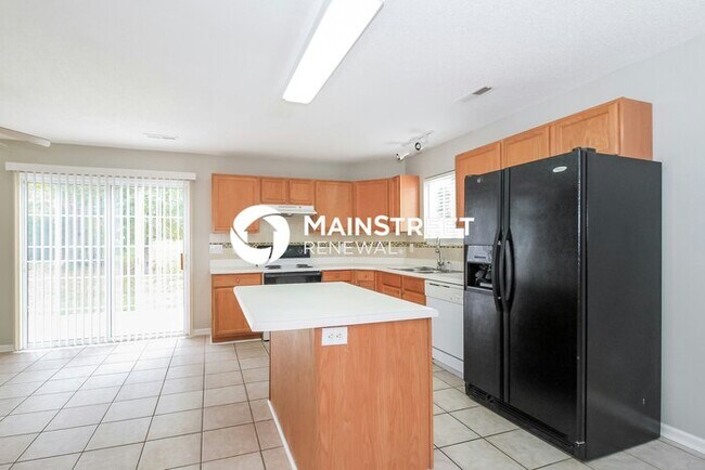Foto del edificio - 5 Bedroom Pet-Friendly Home in Browns Summit, NC with Main Street Renewal