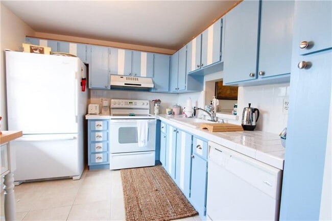 Building Photo - 401 SE 3rd St