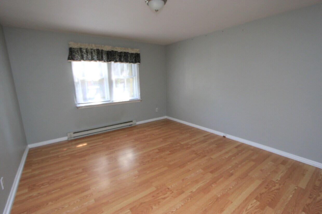 40 Irving Pl Unit 0403, WilkesBarre, PA 18702 Room for Rent in