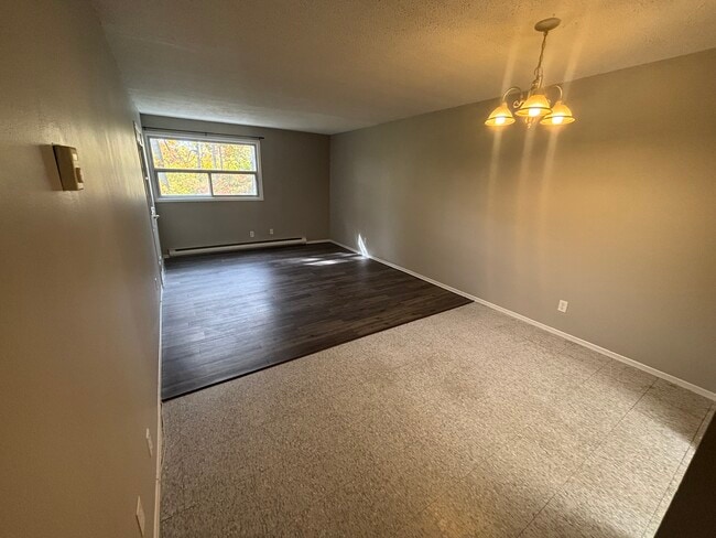 Building Photo - 499 Albert St