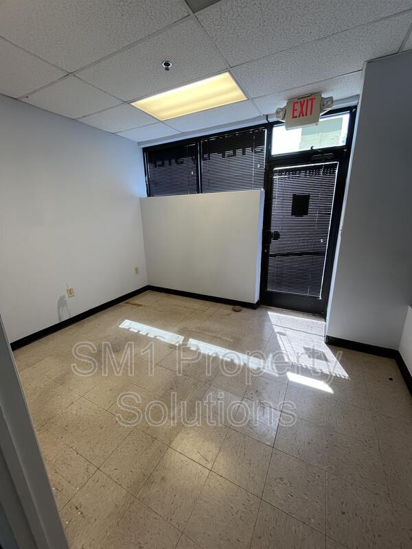 Building Photo - 709 E Market St