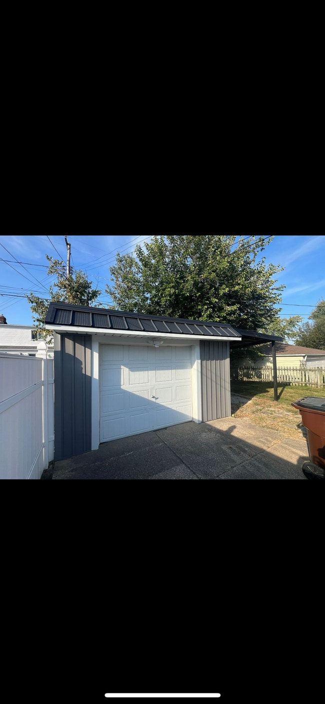 Building Photo - 3312 Brookview Blvd