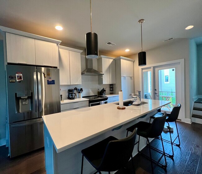 Building Photo - 206 Wesley Heights Way
