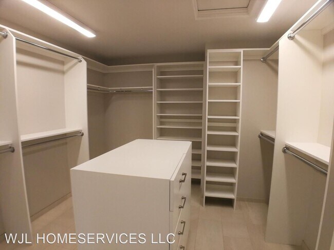 Foto del edificio - 4 br, 3.5 bath House - 22006 NE 140th Wy