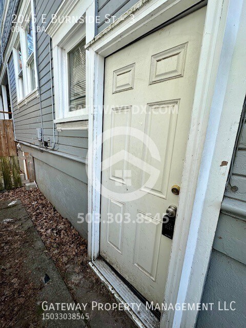 Foto del edificio - 2045 E Burnside St. Unit #3