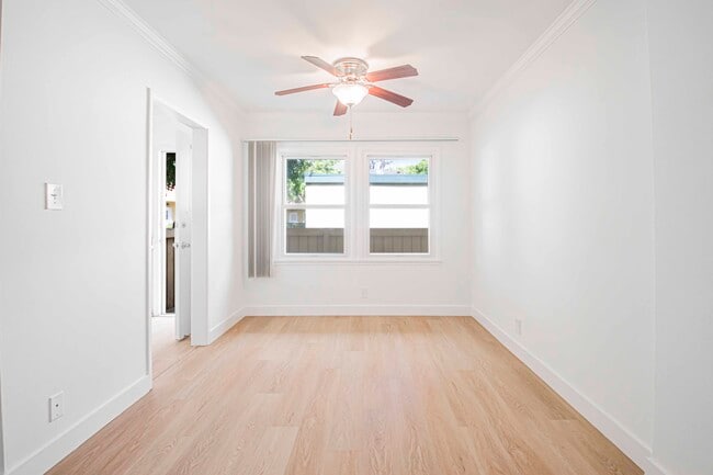 Foto del edificio - 5844.5 W 88th St