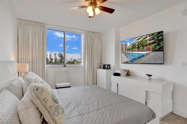 Foto del edificio - 18800 NE 29th Ave