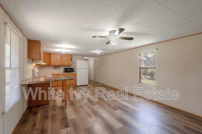 Foto del edificio - 37 Riverside Ln