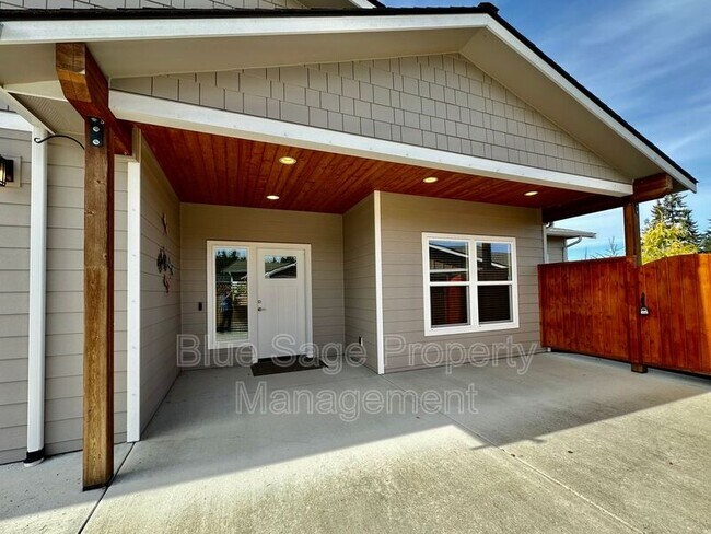 Building Photo - 1416 Rook Dr