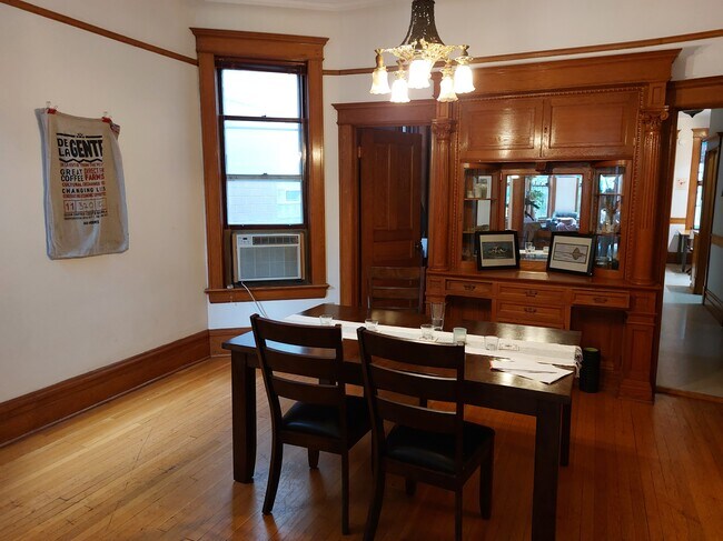 Foto del edificio - 1350 N Hoyne Ave