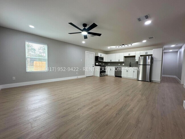 Building Photo - 10529 Muscatine St