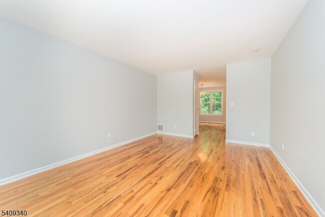 Foto del edificio - 388 Morris Ave