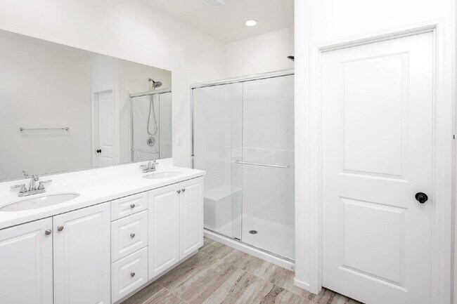 Foto del edificio - Village of Escaya - 3 Br 2.5 Ba - 2 car attached garage - must see this fabulous community!