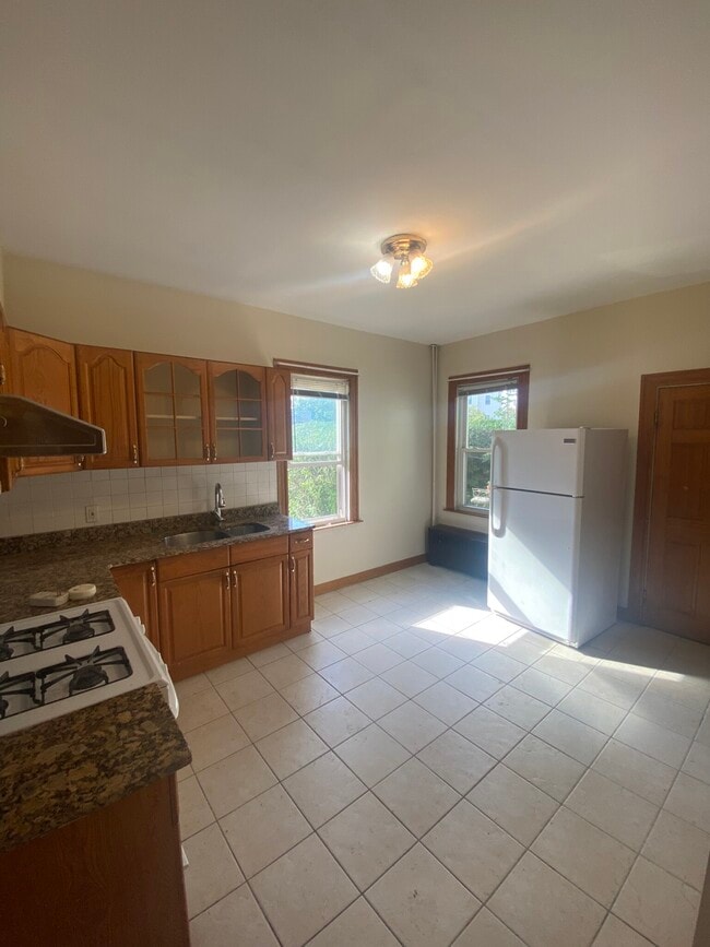 Building Photo - 23 Harrison St