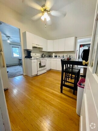 Building Photo - 172 Highland Ave