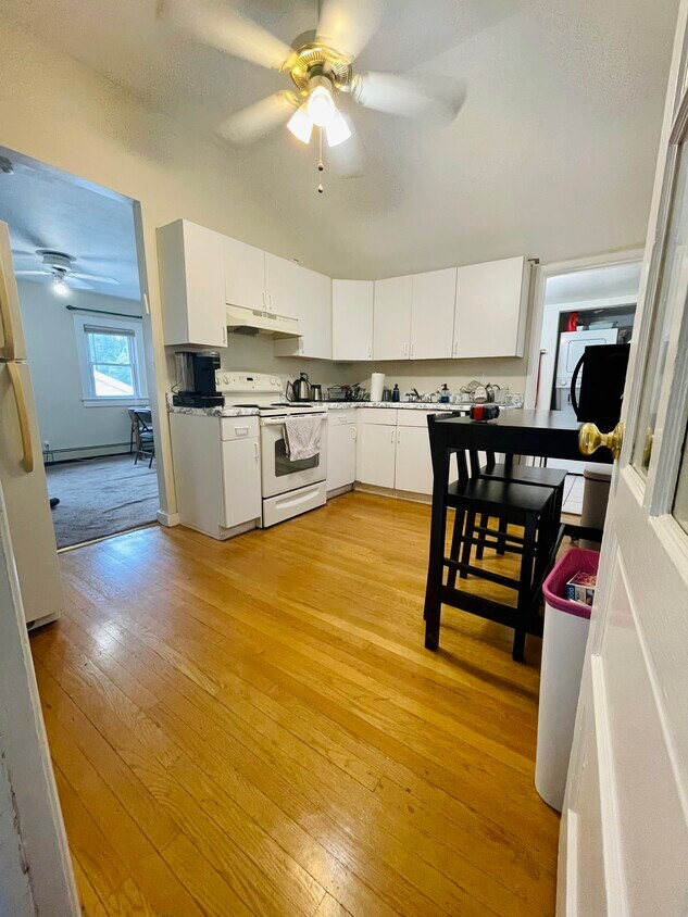 Foto principal - 172 Highland Ave