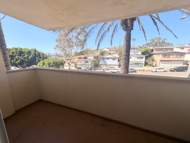 Foto del edificio - 8306 W Manchester Ave