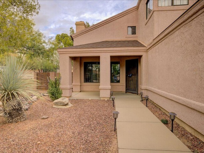 Foto del edificio - 2 STORY 4 BEDROOM 3 BATH MOVE IN READY!!!