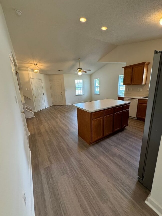 Building Photo - 129 Clusters Cir