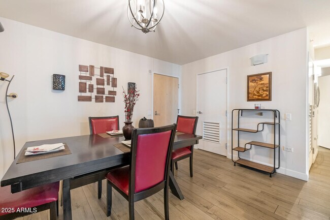 Foto del edificio - 4808 N 24th St