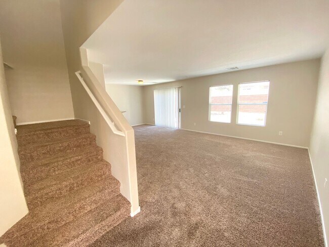 Foto del edificio - Location! Location! Location!  Summerlin h...