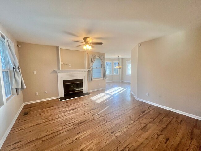 Building Photo - Authentic 3BD, 2.5BA Cary Home with 1-Car ...