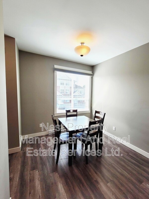 Building Photo - 110-110 Baxter Ave