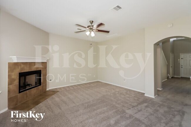 Foto del edificio - 230 Silver Ripple Dr