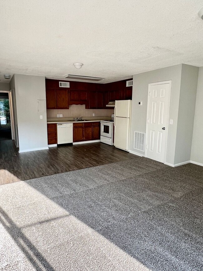 Foto del edificio - Cozy 1 Bedroom/1 Bath condo in Garden City...