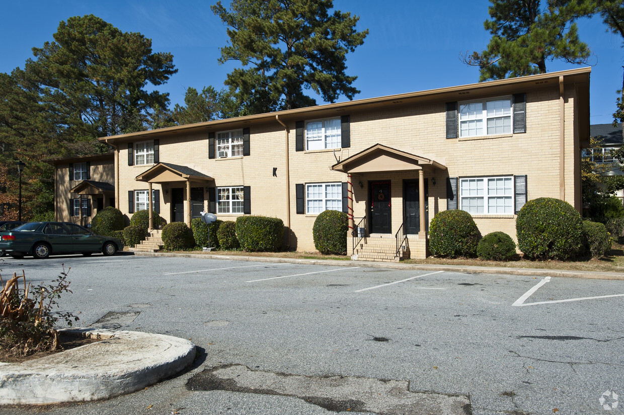 Primary Photo - Lenox Townhomes