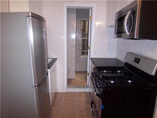Building Photo - 111 Chrystie St