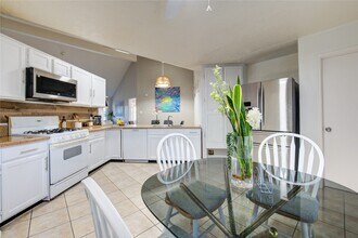 Building Photo - 7027 Brockington Dr