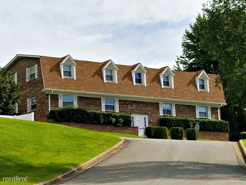 Foto principal - 2 br, 1 bath Apartment - 30 Patrick Drive