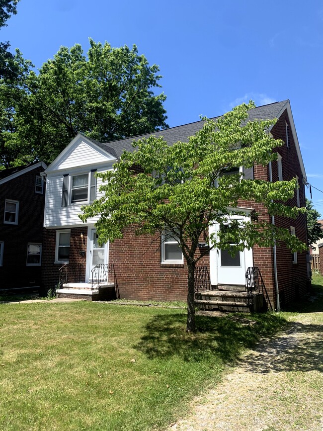 Building Photo - 2032 23rd St