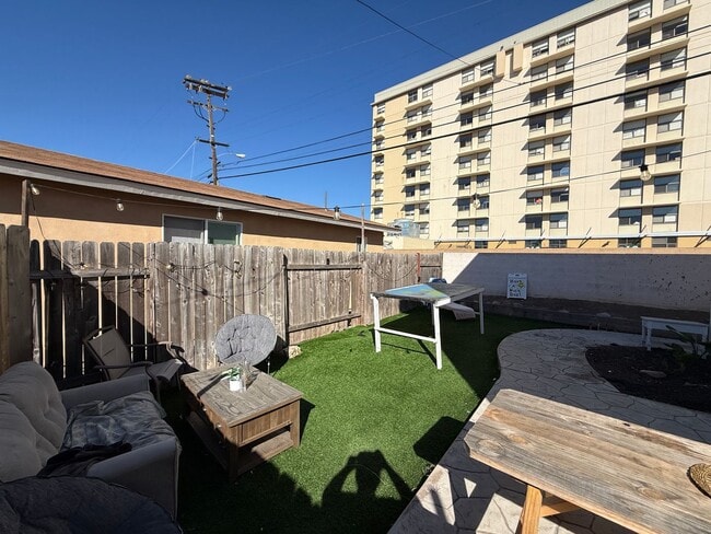 Building Photo - 4 Bed/2 Bath on Mary Lane!