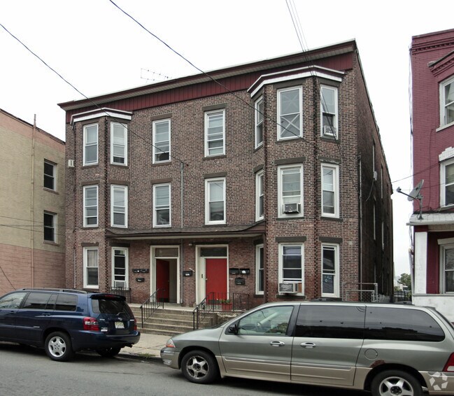 266268 2nd St, Elizabeth, NJ 07206 Apartments Elizabeth, NJ