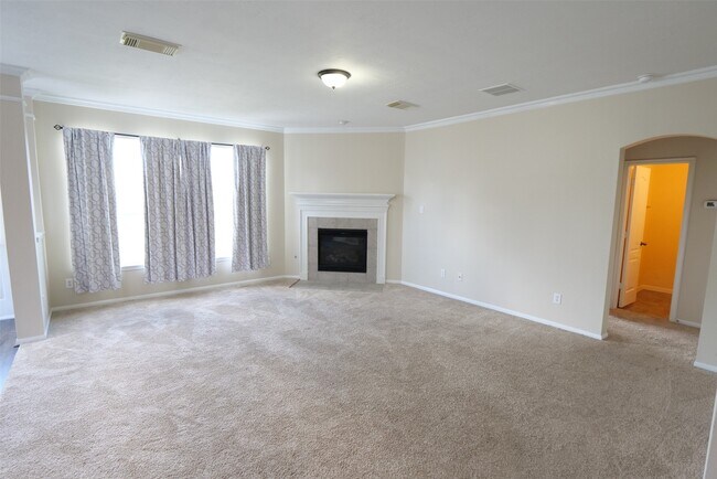 Building Photo - 3827 Pine Forest Green Blvd