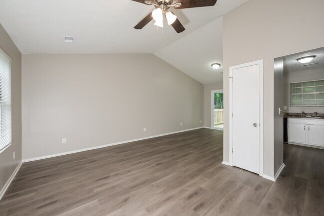 Foto del edificio - 1338 Mill Lake Cir