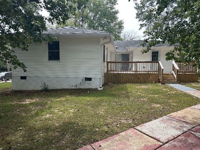 Building Photo - "Charming 3-Bedroom, 2-Bath in Paris, TN –...