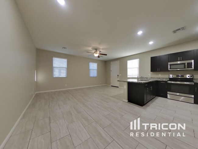 Foto del edificio - 12562 W Roy Rogers Rd